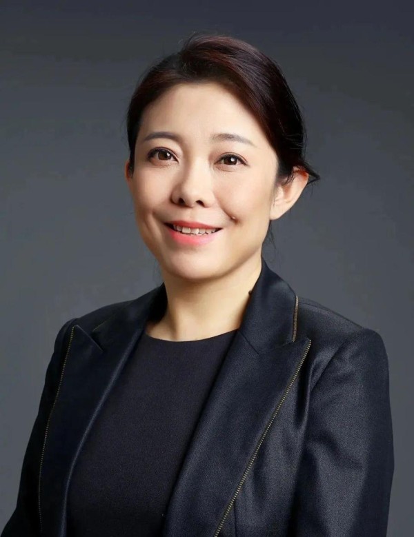 她曾是京东女将, 如今是掌管462亿美元帝国的“女霸总”