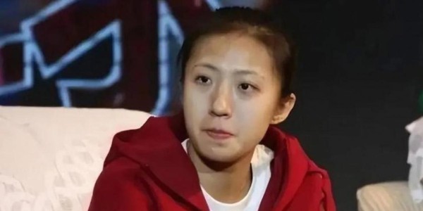 央视采访朱婷，主持人提问不直问想当教练，反倒抛出假如挑战性问题，引发深度思考