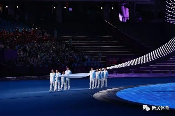 这个秘密，他瞒了大半个月