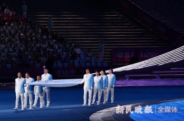 这个秘密，他瞒了大半个月