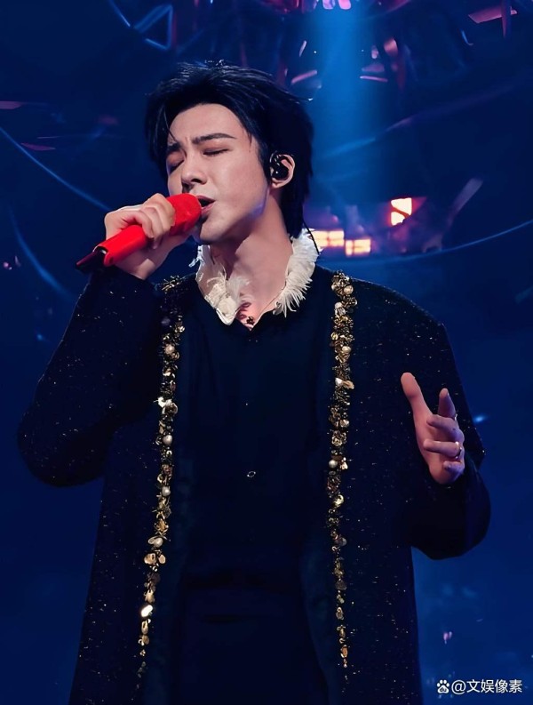 从厨师到顶流:刘宇宁“练肌肉”梗背后,一个非典型明星的逆袭哲学