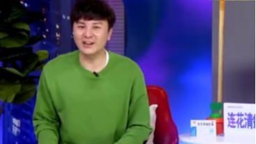 今晚生活秀:唐群扇梁朝伟耳光,导演制片竟边拍边笑?