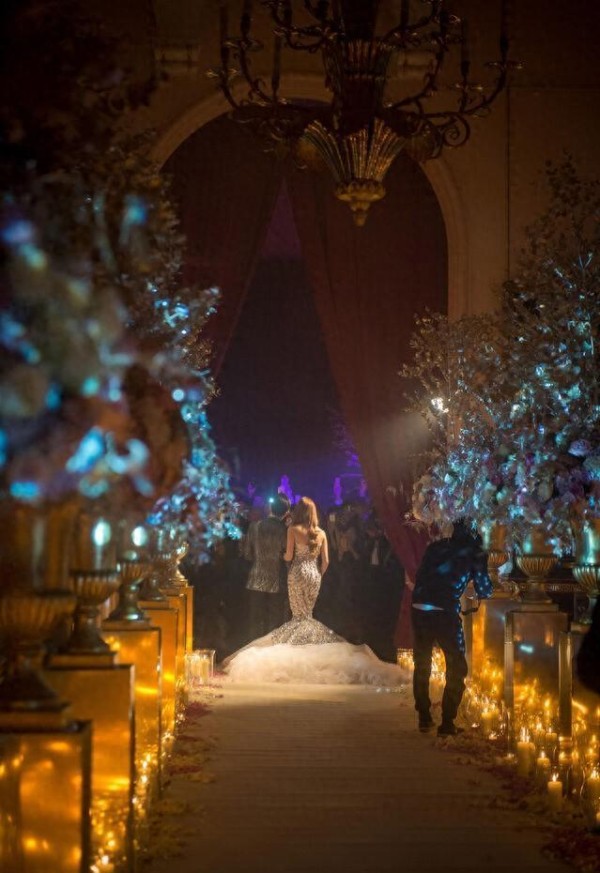 周杰伦公开英国古堡婚礼:十年宠妻成童话,却也抬高了爱情门槛