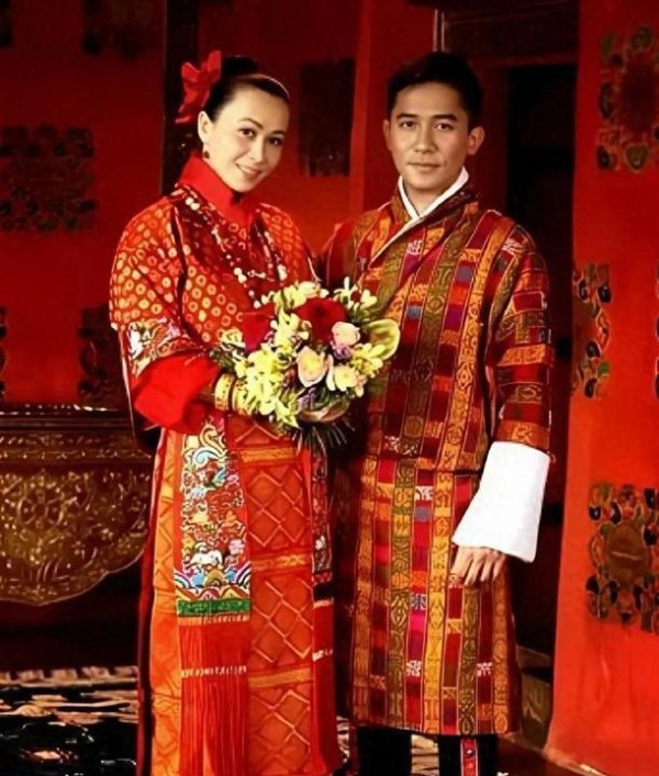 17年前刘嘉玲梁朝伟在不丹的婚礼，真的别有一番风情，神圣又浪漫