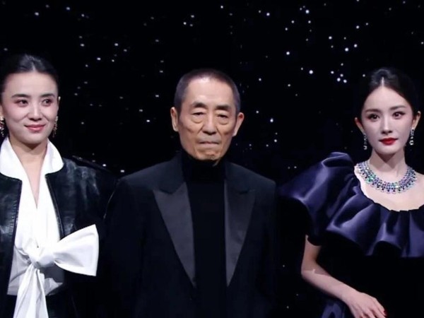 微博之夜生图：红毯像集市，有人翻红有人摔倒，场面太真实