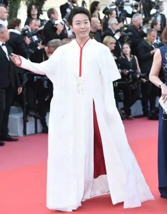 中国明星难逃红毯被驱赶的命运？李玉刚回应质疑：我不需要蹭红毯