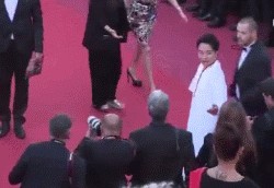 中国明星难逃红毯被驱赶的命运？李玉刚回应质疑：我不需要蹭红毯