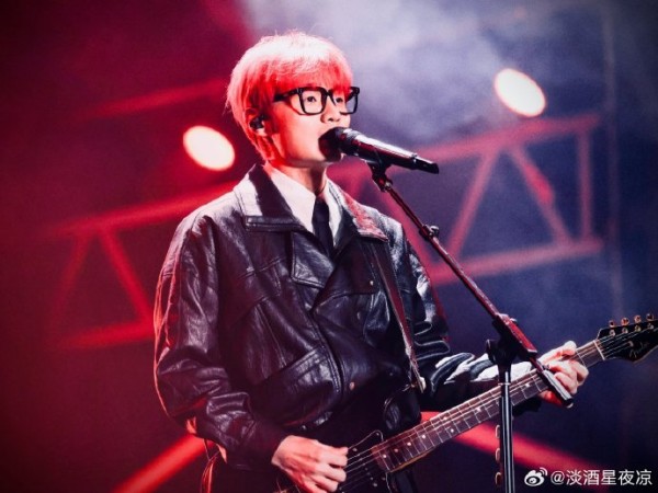 李荣浩当初是如何从幕后制作人一步步成为金曲奖得主的?