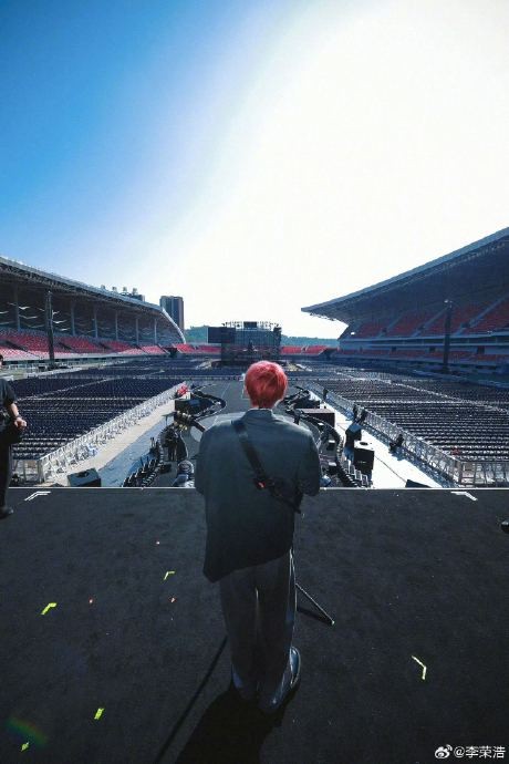 李荣浩的《满座》从海选淘汰到鸟巢演唱,经历了怎样的过程?