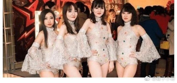 横店的现状：戏服像“垃圾”堆成山，美若天仙的群演遍地都是