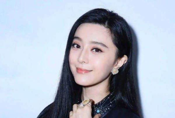 演艺圈龙套现状遭曝光，工资很低仍有美女愿来，只因想红？