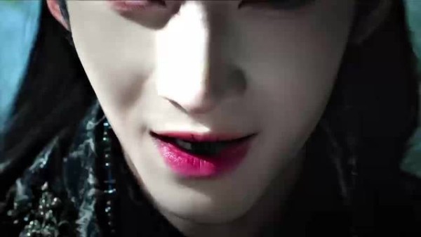 闫桉古装扮相惊艳,月鳞绮纪打戏镜头获赞