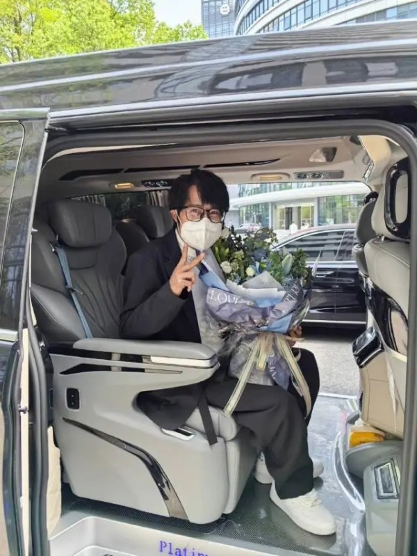 亚洲首例!知名歌手同时换掉心脏和肝脏