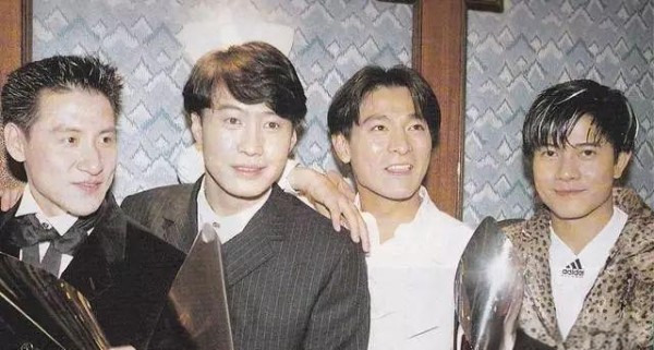 天王天后更迭史：谁才是真正的“神”