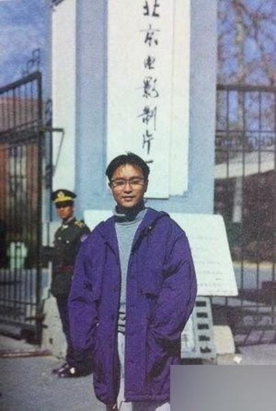 明星罕见老照片：那英宋丹丹同框，张国荣带眼镜站北影厂门口