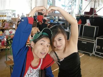 明星情侣档 美酒结良缘