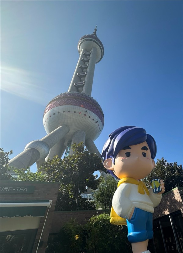 青春经济观察｜全城都是“周同学”？一张演唱会票根如何撬动全域消费流量