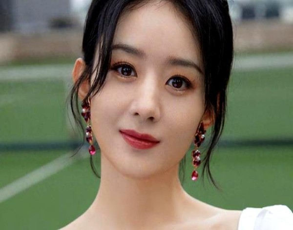 赵丽颖成功背后的五个男人！百亿身家为其全力护航，不求回报