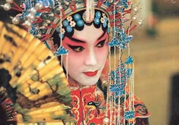 6大男扮女装明星:吴京最可爱,成龙最反差萌,而他却成为经典!