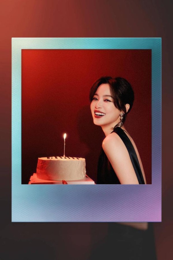 辛芷蕾拍庆生美照笑容灿烂元气满满