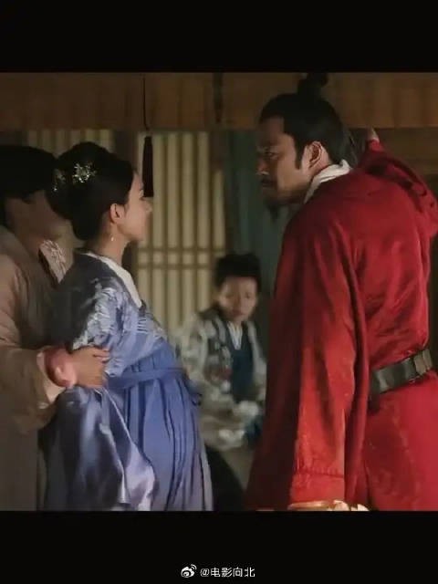 “这个小姑娘活的像太阳” “你不知道她,她日子过得很艰难”