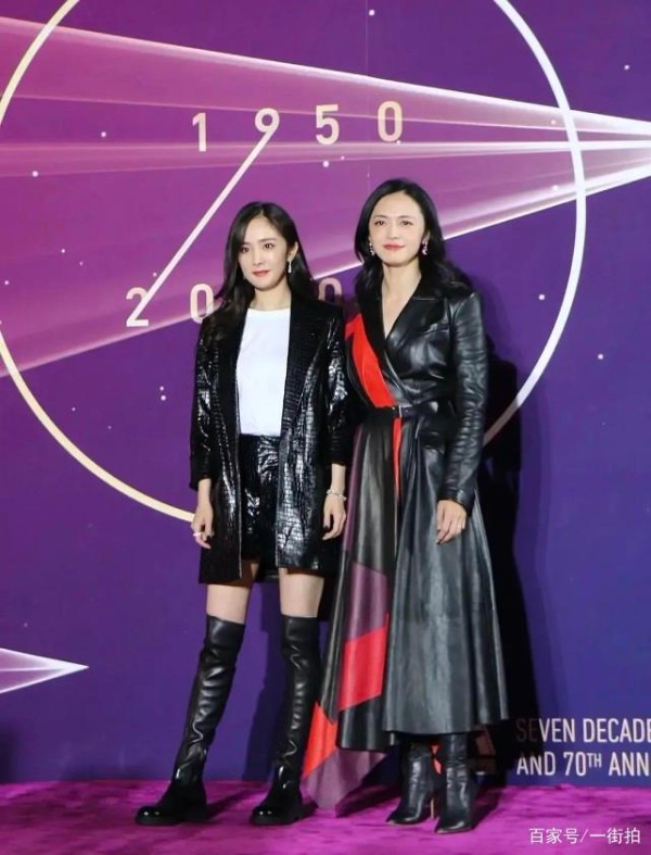 杨幂和姚晨一起走红毯，两人相谈甚欢一改往日关系，果然利益为重