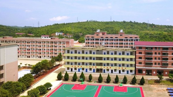 2023年衡山明星体育艺术中等专业学校招生电话是多少？