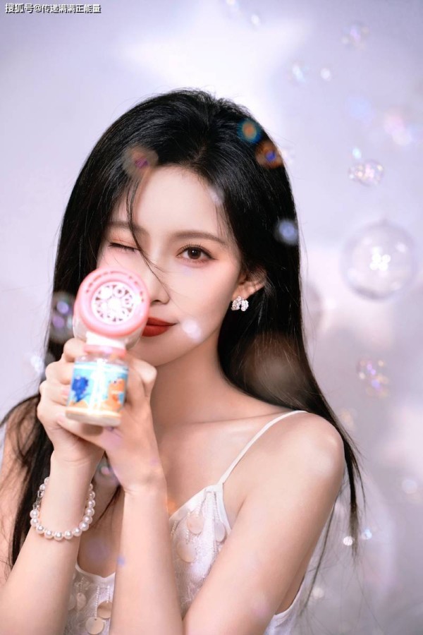 孟子义的新照片，藏着娱乐圈的真味道