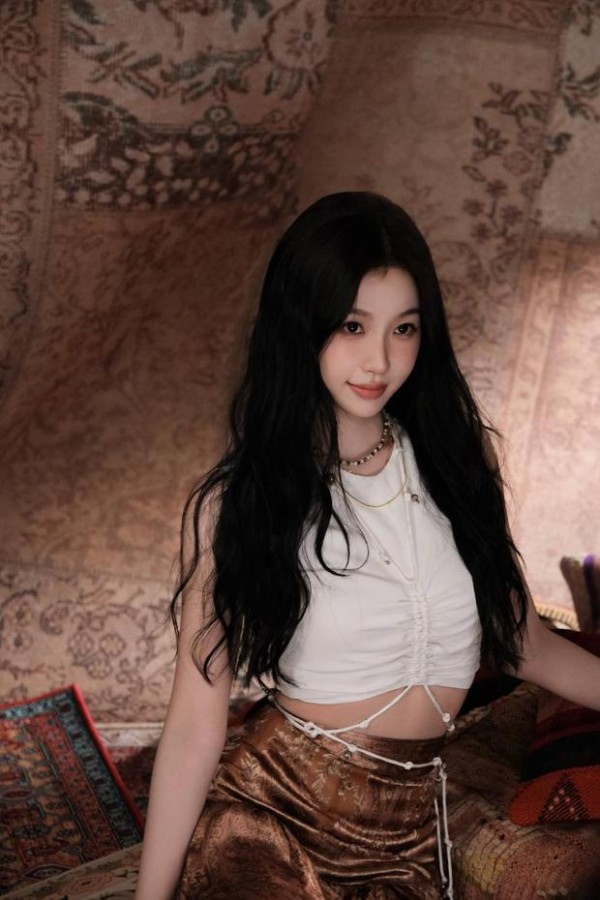 虞书欣甜笑温柔治愈。