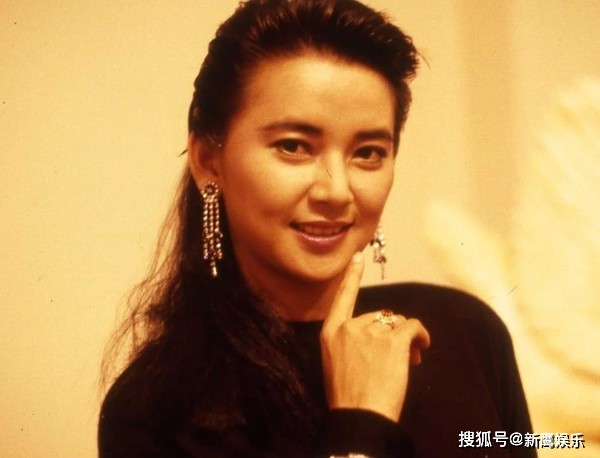 胡慧中:地位比肩林青霞,凭“霸王花”红遍香港,当时为何要退圈?