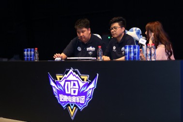 B神与Chuan神现场坐镇，为活动游戏环节解说现场互动