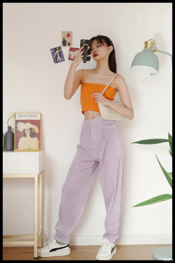 看看当红小花旦杨紫的穿搭，清纯时尚又有型，满屏的少女感