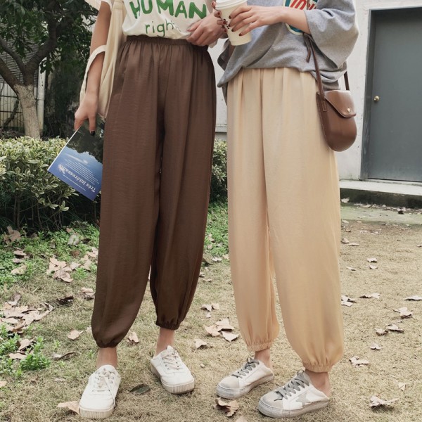 看看当红小花旦杨紫的穿搭，清纯时尚又有型，满屏的少女感