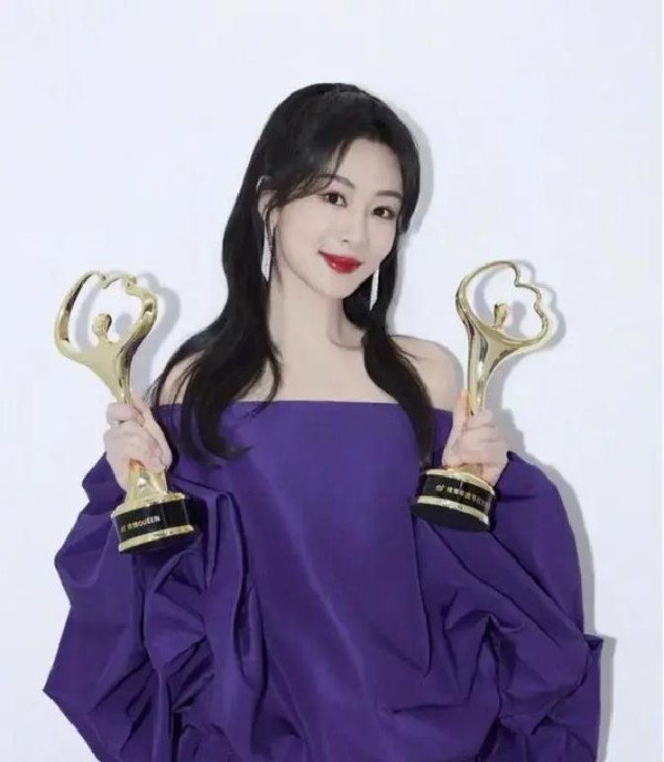 以为他们退圈了，原来是改名了没对上号，本来就不红，改名更糊了