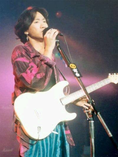 全明星对Beyond家驹成就的评价!让你知道黄家驹有多厉害!