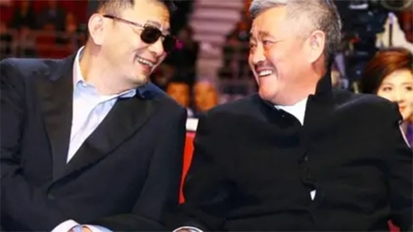 赵本山背景有多强大?看看他经常和谁在一起就懂了!网友:惹不起