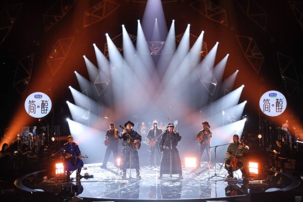 《守护解放西》爆火背后：当“活人感”碾压综艺剧本，Z世代还想看什么真实？