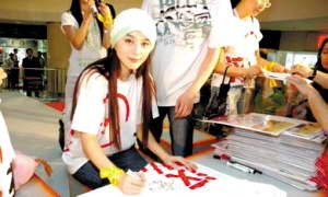 艺人爱心接力“风火海”组合全方位赈灾(组图)