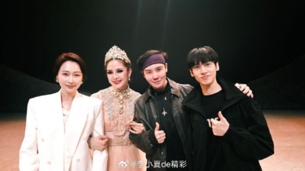 罗云熙到底跟多少人合影了