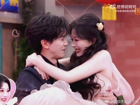 一看到这期是孔雪儿和邓凯,我立马冲去看,不齐而俞终于又合体了