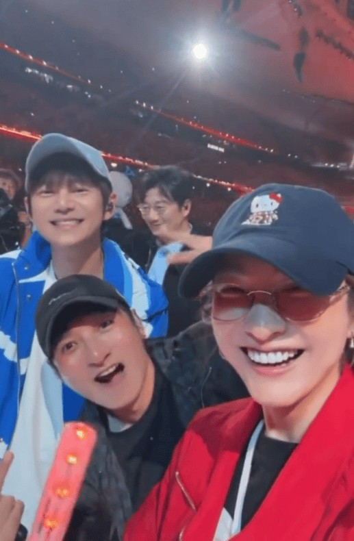 吴昕、李维嘉、何炅同框合影,梦回《快乐大本营》!