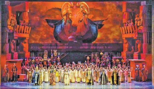 “演艺之都”舞台尽显国际风采