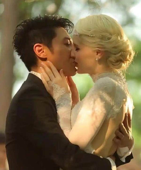 4月未过半，50岁撒贝宁被“官宣喜讯”，再次证明李白的选择没错