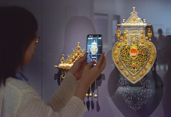 纽约大都会艺术博物馆珍藏珠宝亮相香港