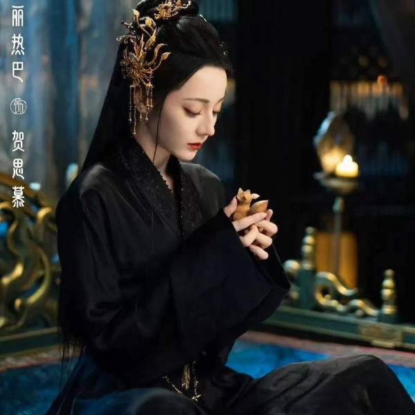 都是流量加华服,《白日提灯》热度不敌《月鳞绮纪》,郭敬明的打法哪里高明?