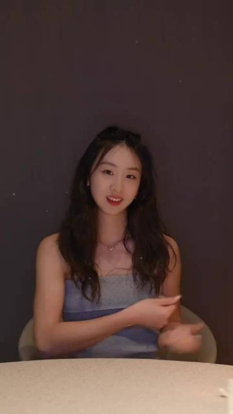 森碟长大后变小美女了咧，好漂亮啊