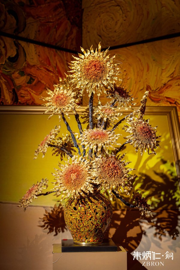 朱炳仁作品 燃烧的向日葵.jpg