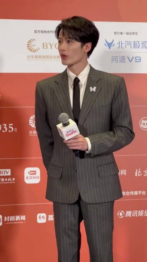 檀健次说电影就是精神食粮