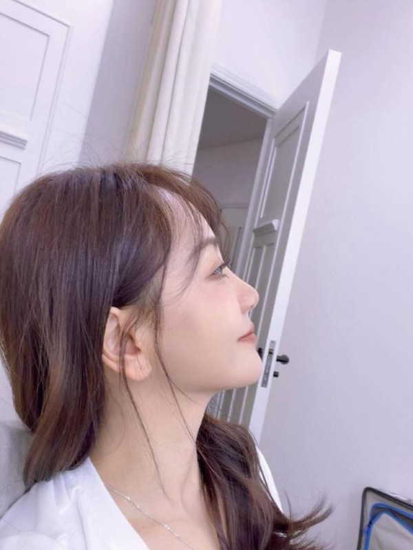 杨蓉气色极佳。