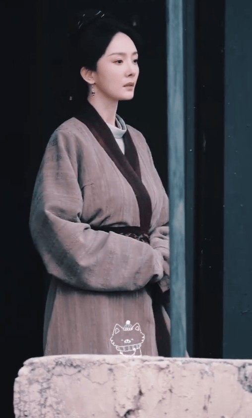 杨幂完全沉浸在角色里。